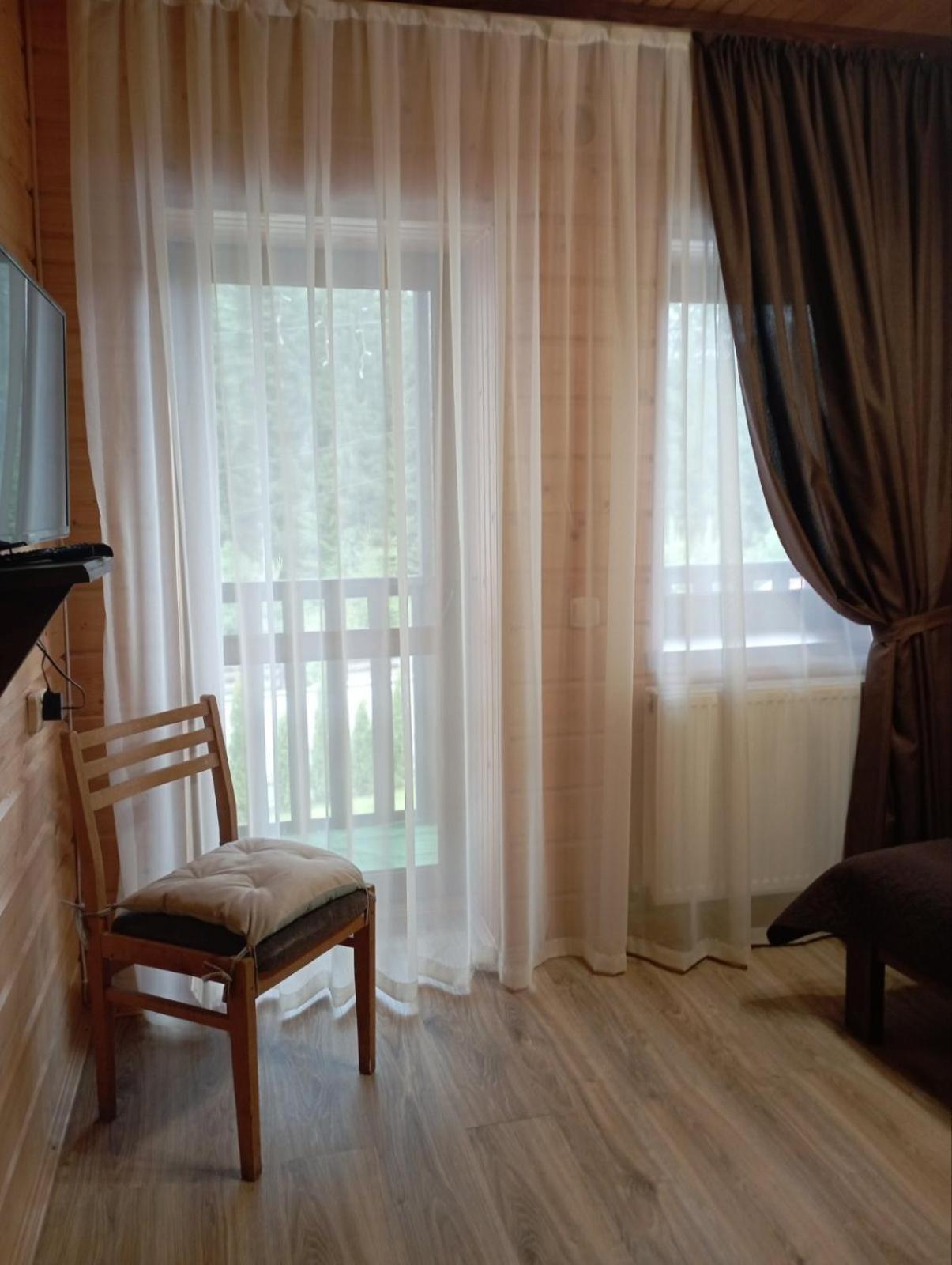 U Anastasii I Sofii Bilya Richki Guest House Mykulychyn Ngoại thất bức ảnh